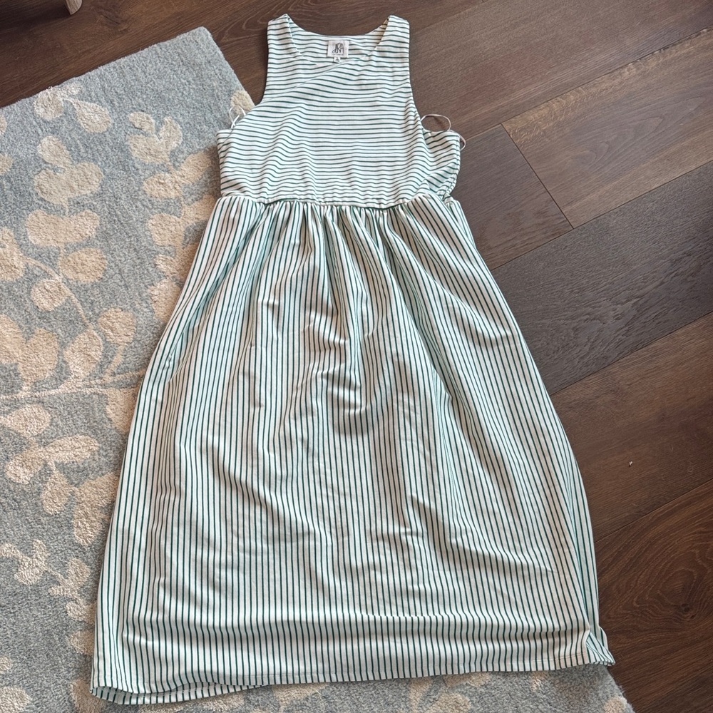 Chic Striped Maxi Dress in Green and White